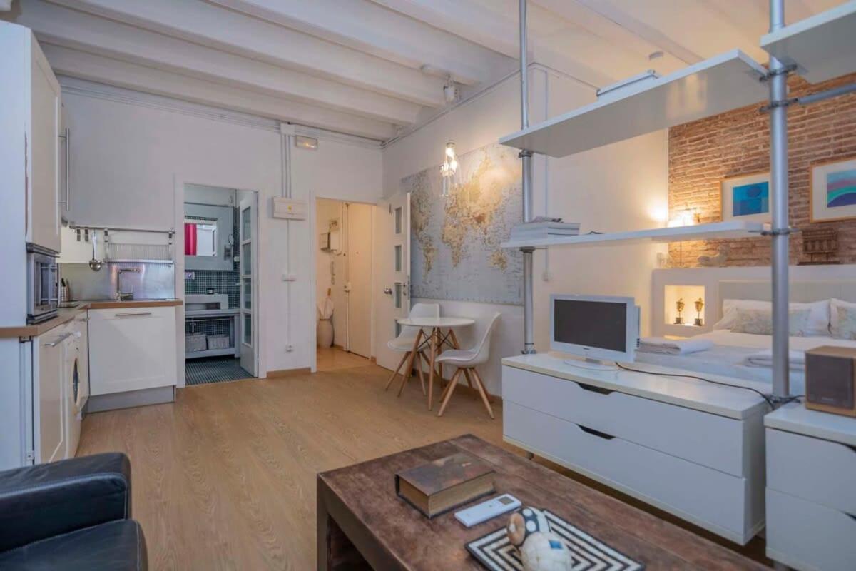 Exclusive 2 Bedroom Apartment In The City Center Barcelona Exterior photo