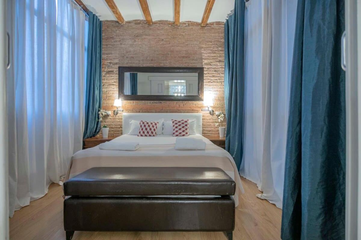 Exclusive 2 Bedroom Apartment In The City Center Barcelona Exterior photo