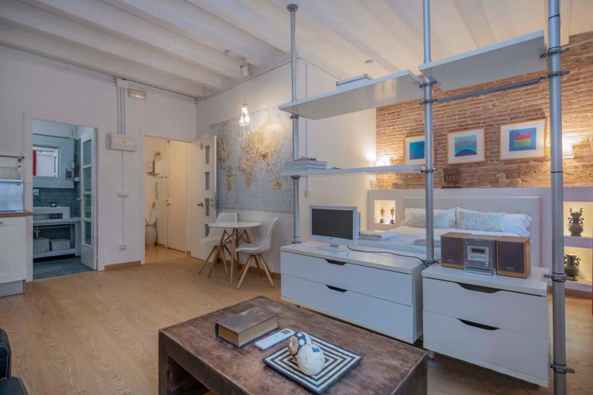 Exclusive 2 Bedroom Apartment In The City Center Barcelona Exterior photo